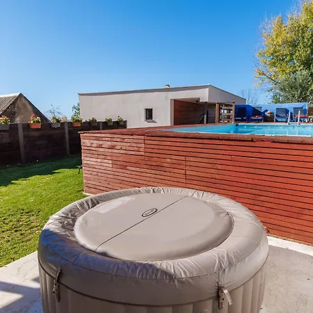 Nyaraló Verimar By Interhome