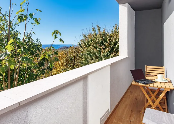 Nyaraló Verimar By Interhome Ledenice